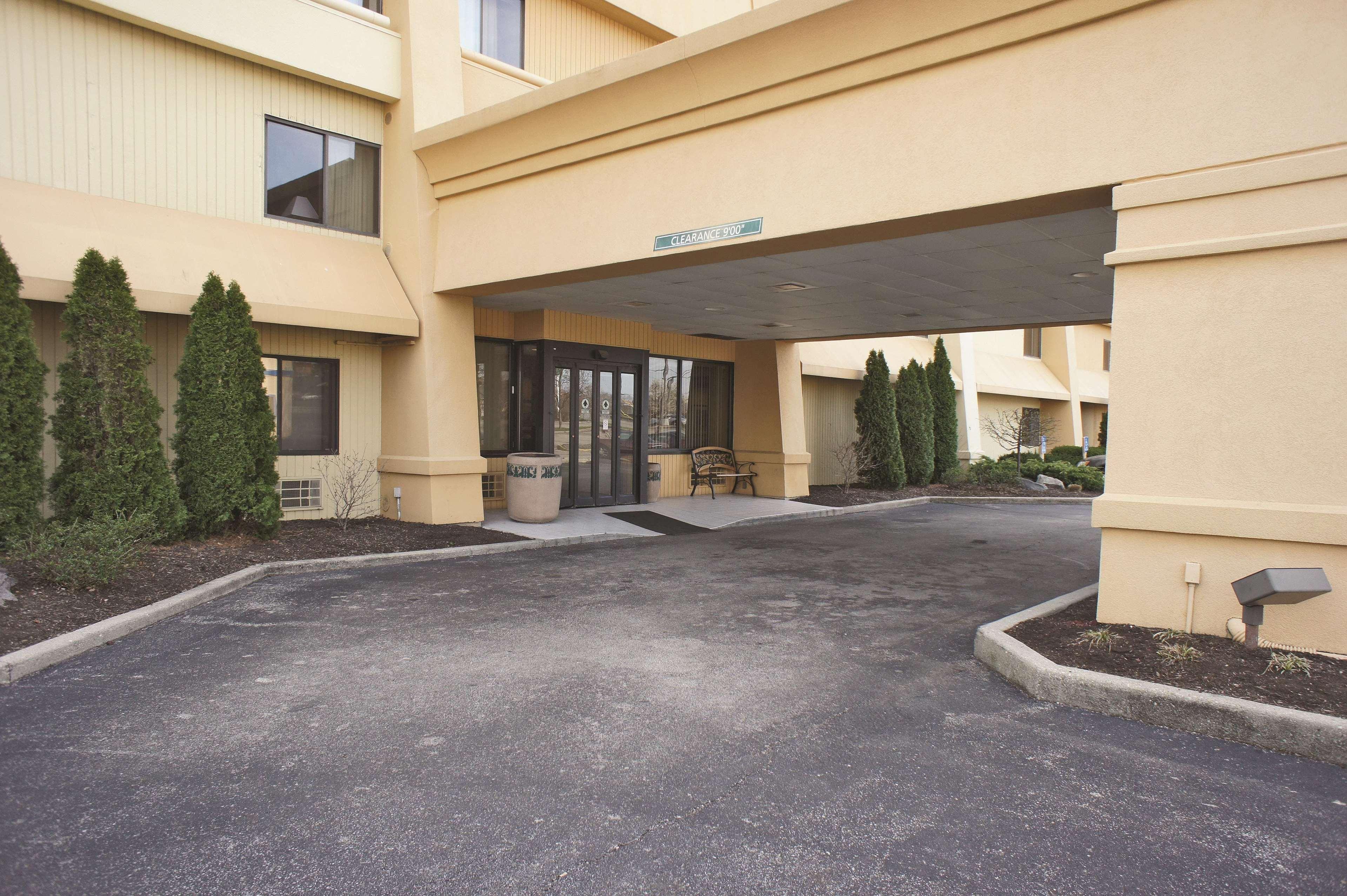 La Quinta Inn And Suites By Wyndham Cincinnati North Springdale Eksteriør billede