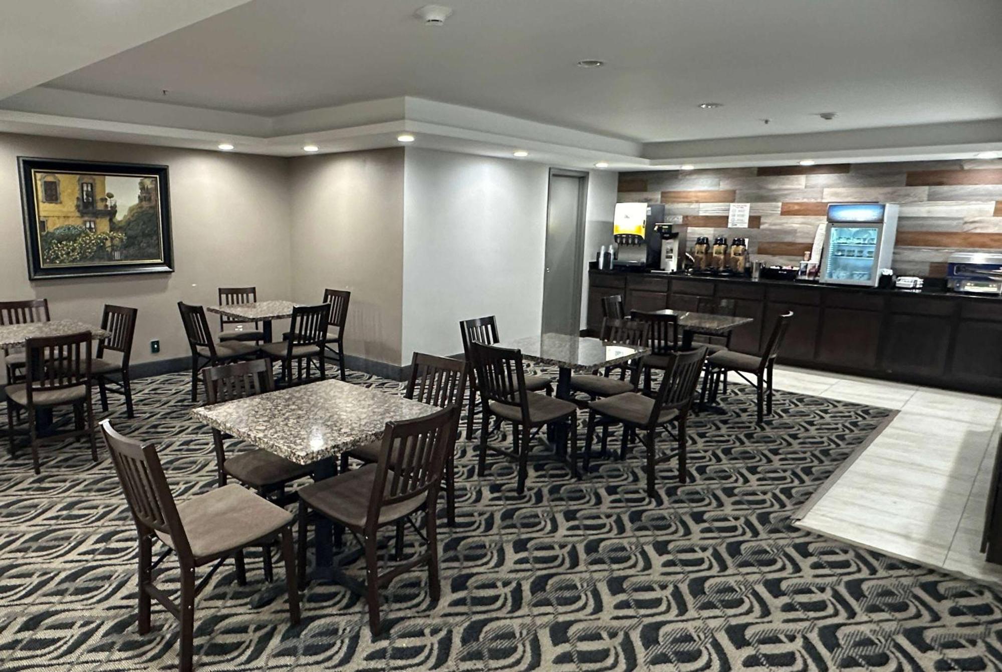 La Quinta Inn And Suites By Wyndham Cincinnati North Springdale Eksteriør billede